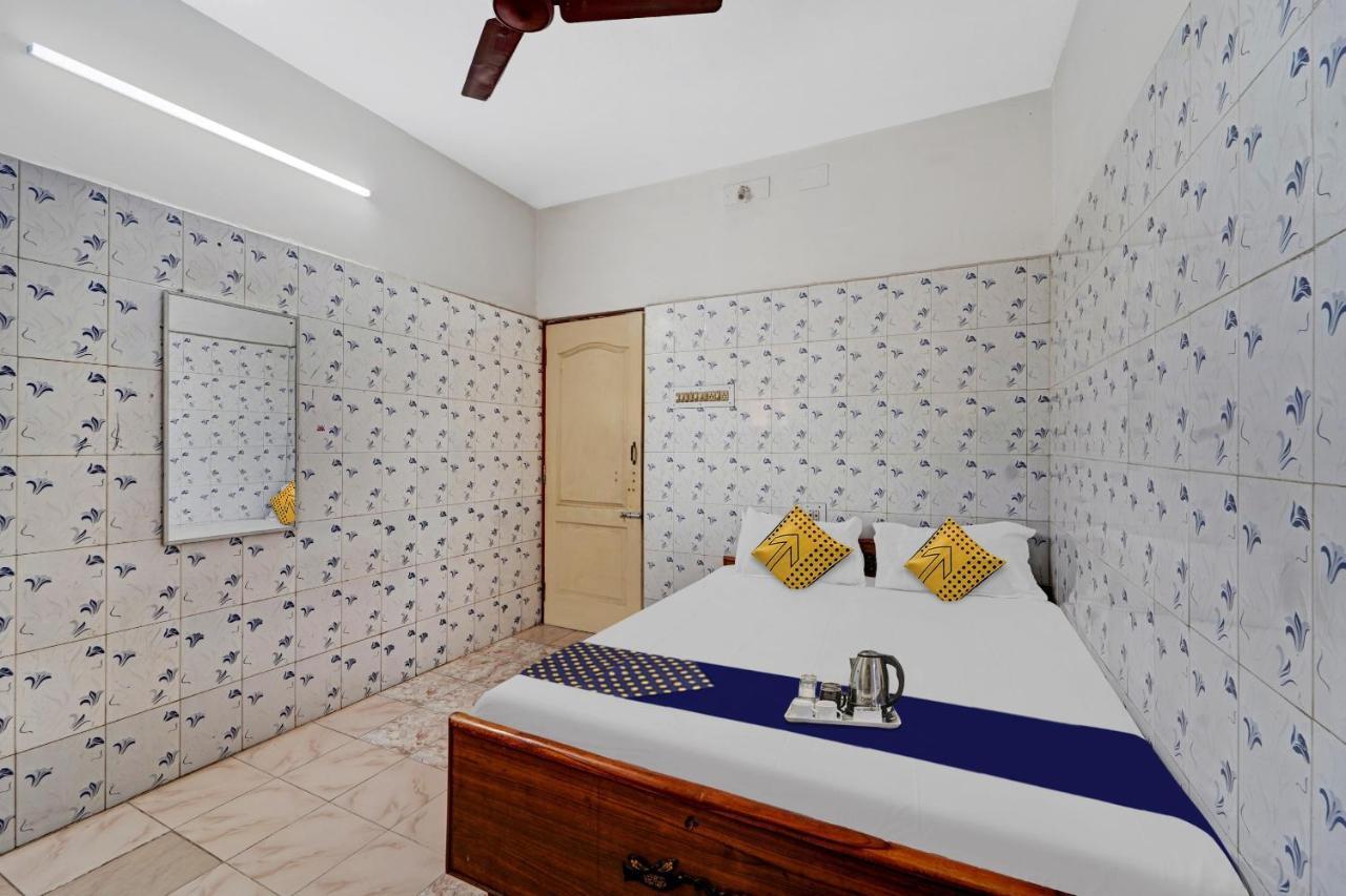 Spot On New Golden Star Guest House Near Thirumangalam Metro Station Chennai Exterior photo